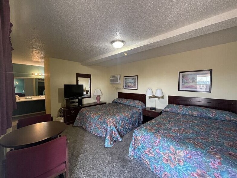 More Photos Of 1720 S Grand Ave, Cherokee Hotel For Sale