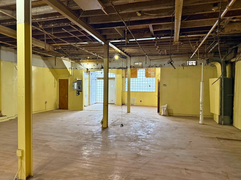 More Photos Of 9-11 Elm Ave, Mount Vernon Service For Sale