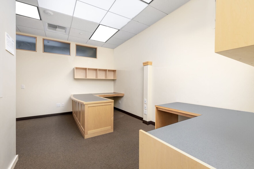 More Photos Of 345 Crown Point Cir, Grass Valley Flex For Lease