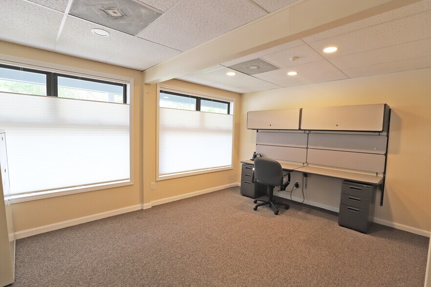 More Photos Of 766 Falmouth Rd, Mashpee Loft Creative Space For Lease