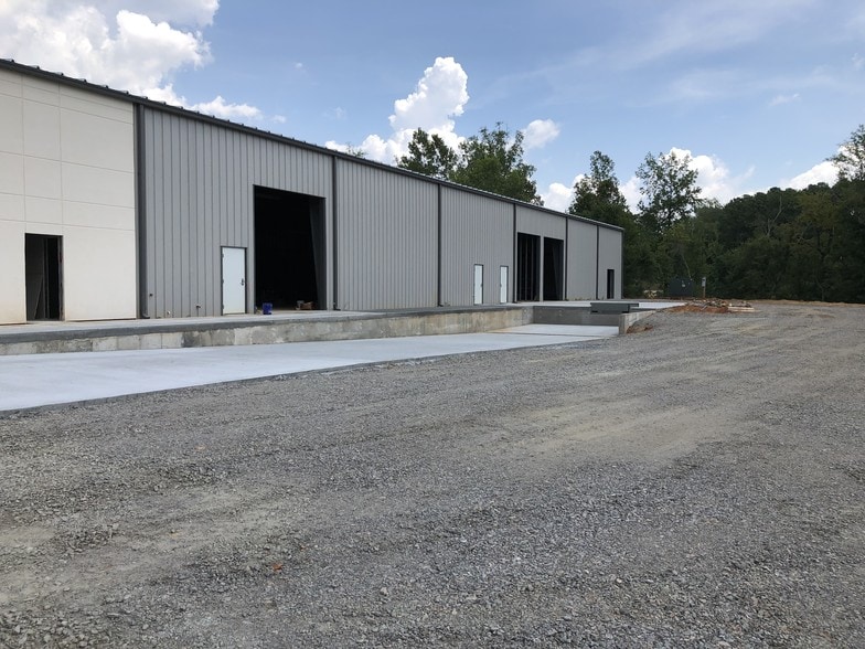 More Photos Of 840 Biscayne Dr, Concord Warehouse For Lease