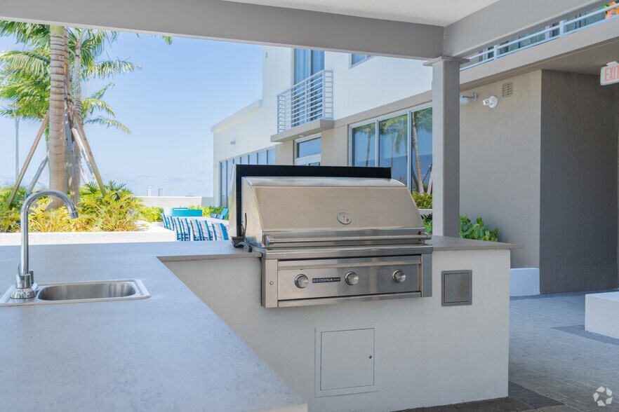 More Photos Of 200 NE 1st Ave, Pompano Beach Apartments For Lease