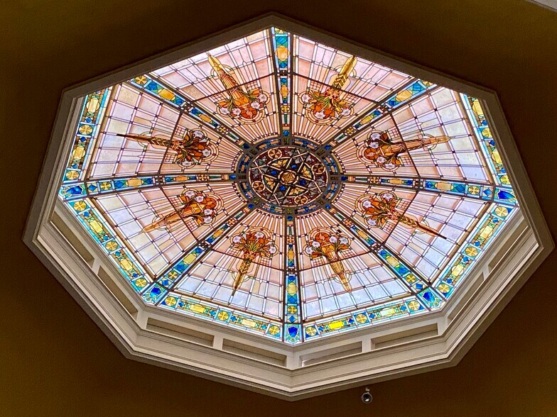 More Photos Of 212 N College Ave, Clarksville Religious Facility For Sale