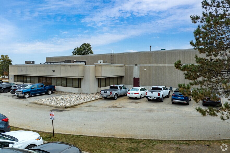 More Photos Of 7381 Pacific Cir, Mississauga Warehouse For Sale