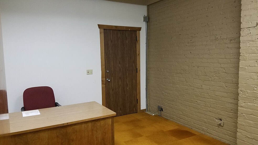 More Photos Of 25 S 15th St, Council Bluffs Loft Creative Space For Sale