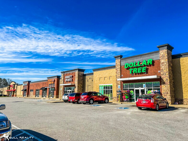 More Photos Of 129-145 Commons Dr, Martin Supermarket For Lease