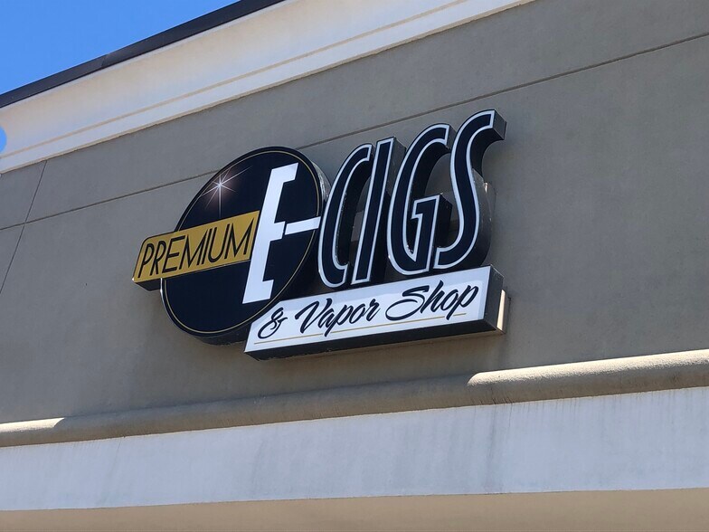 More Photos Of 7608 Oswego Rd, Liverpool Unknown For Lease