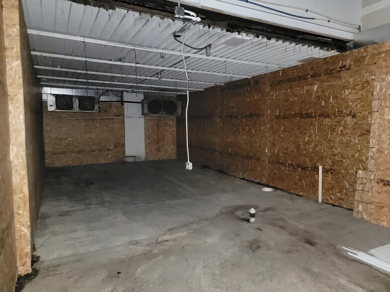 More Photos Of 1525 Adelaide St, Detroit Warehouse For Lease