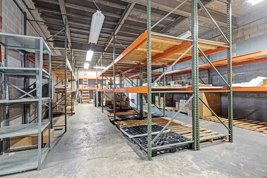 More Photos Of 505 Mola Blvd, Elmwood Park General Retail For Sale