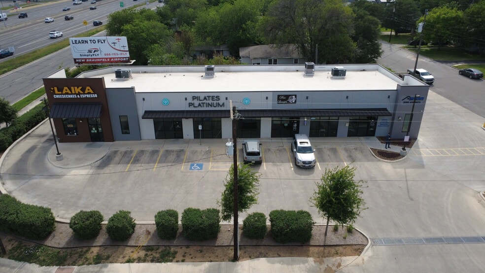 Primary Photo Of 1430 Unicorn Ave, New Braunfels Storefront For Lease