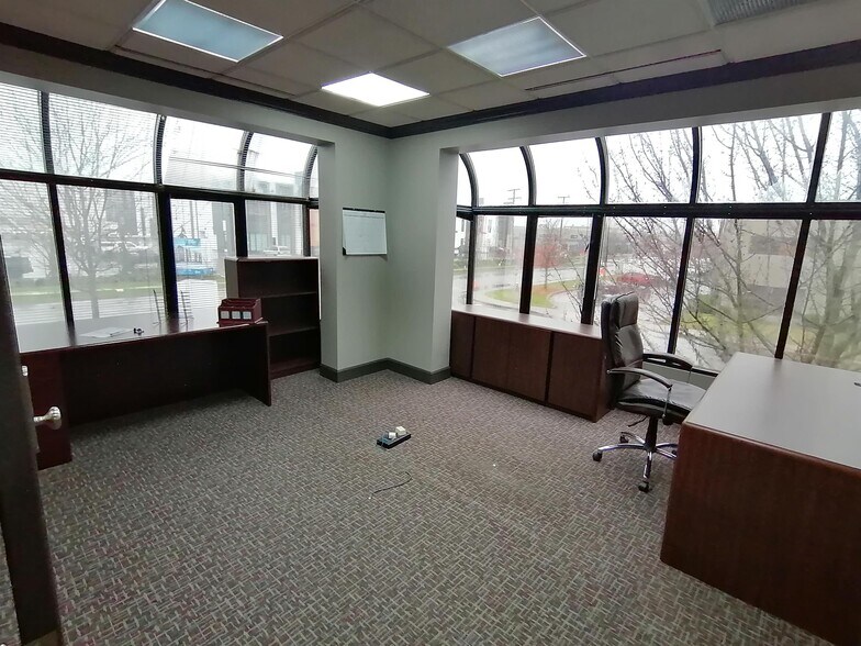 More Photos Of 6660 Graybar Rd, Richmond Warehouse For Sale