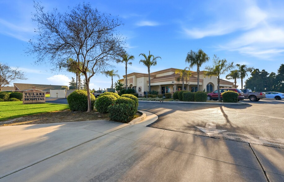 More Photos Of 861 N Blackstone St, Tulare Veterinarian Kennel For Sale