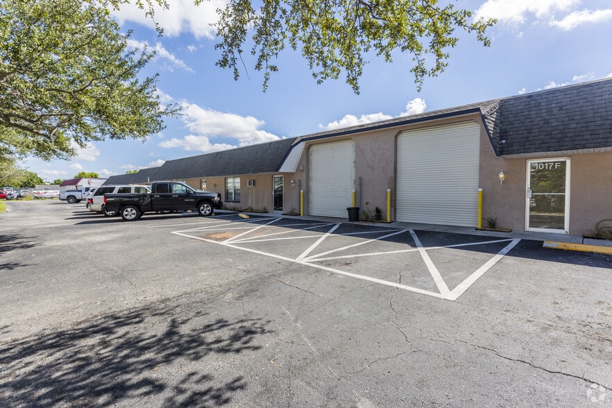More Photos Of 1013-1017 SE 12th Ave, Cape Coral Industrial For Lease