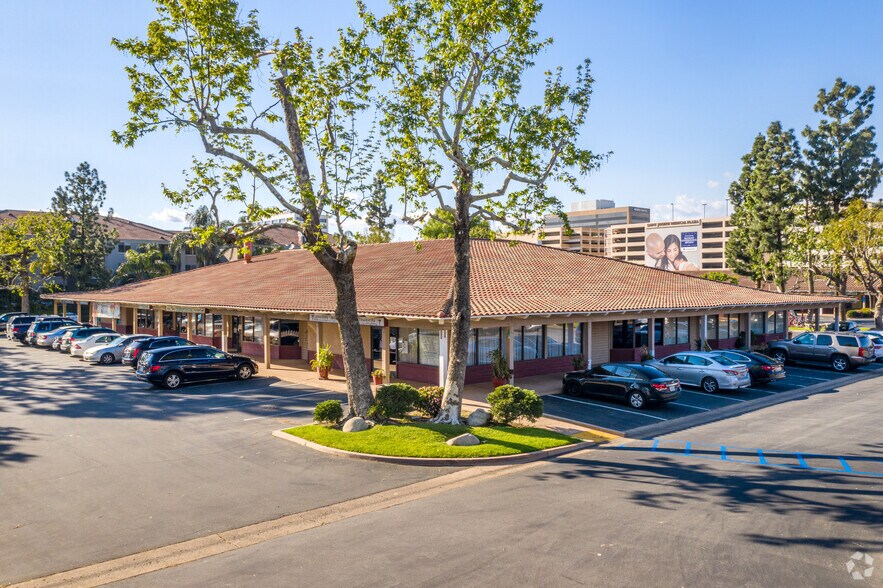 More Photos Of 1111 W Town and Country Rd, Orange Business Park For Lease