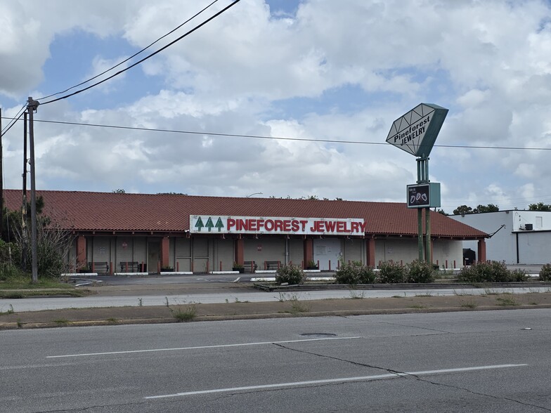 More Photos Of 1141 Uvalde Rd, Houston General Retail For Sale
