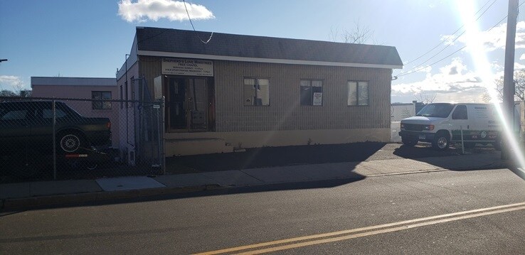 More Photos Of 29 Harbor Ave, Norwalk Manufacturing For Lease