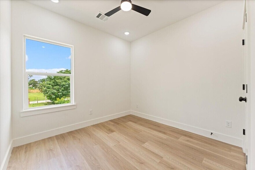 More Photos Of 9119 Henrietta Street #A & B, Houston Multifamily For Sale
