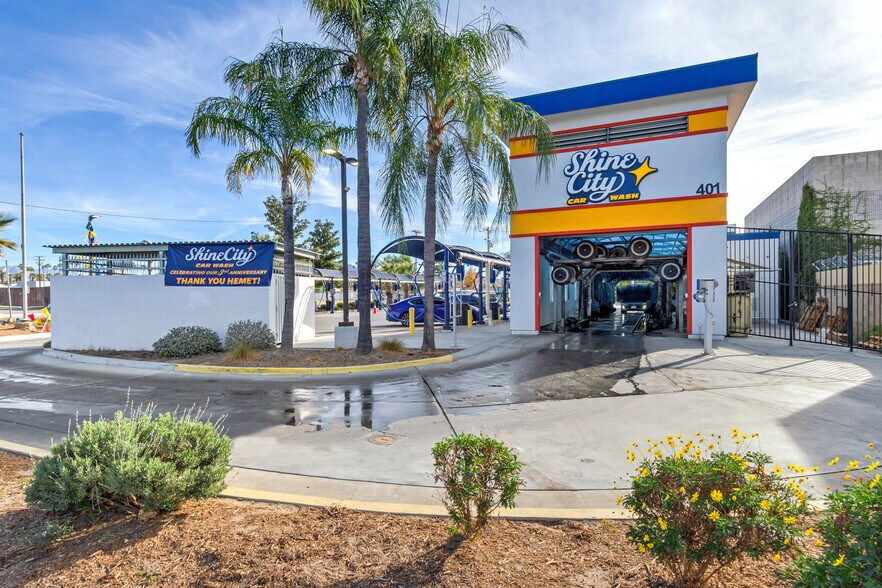 Primary Photo Of 401 W Florida Ave, Hemet Carwash For Sale