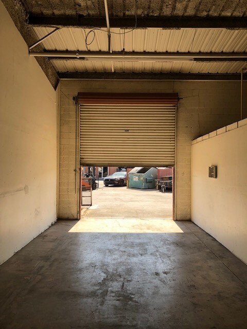 More Photos Of 3334 W McDowell Rd, Phoenix Warehouse For Lease