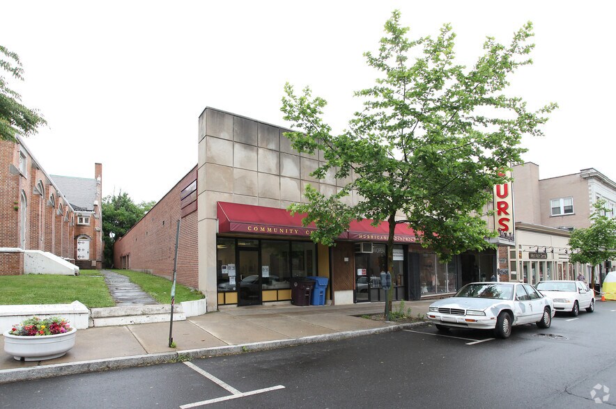 More Photos Of 117 W Main St, New Britain Storefront For Lease