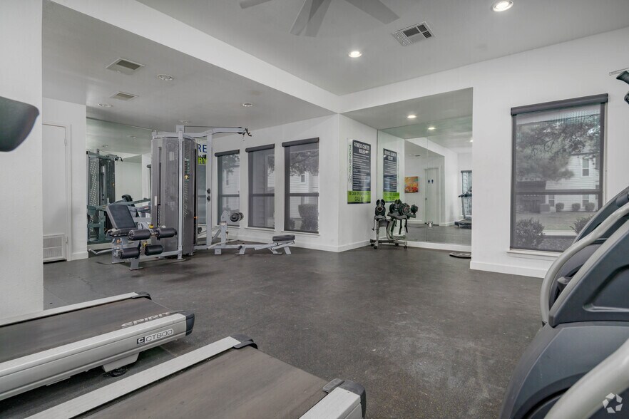 More Photos Of 14900 Nacogdoches Rd, San Antonio Apartments For Sale