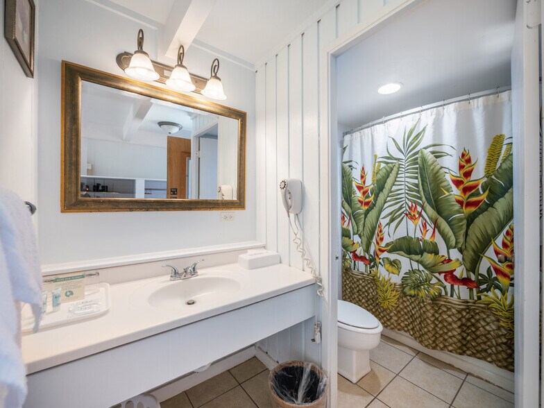 More Photos Of 1300 Kamehameha V Hwy, Kaunakakai Hotel For Sale