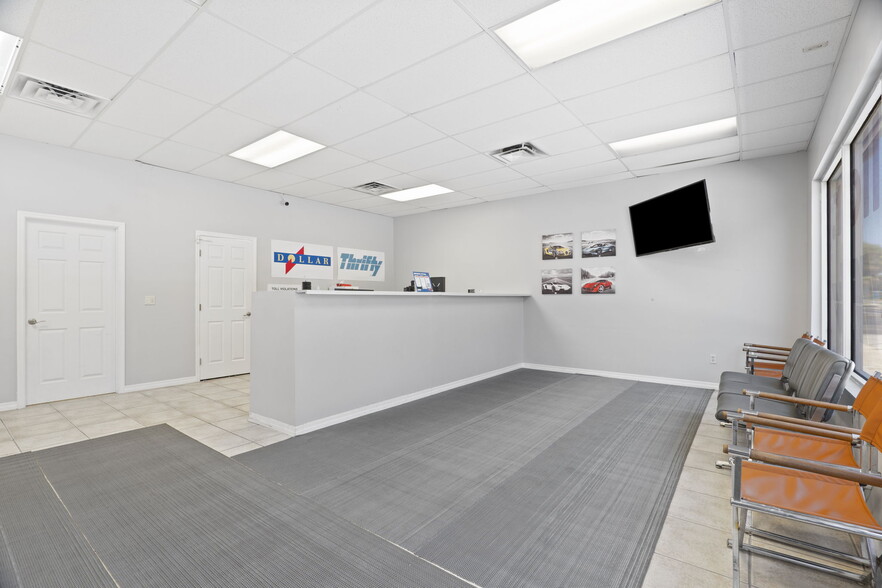 More Photos Of 665 S Babcock St, Melbourne Auto Repair For Sale