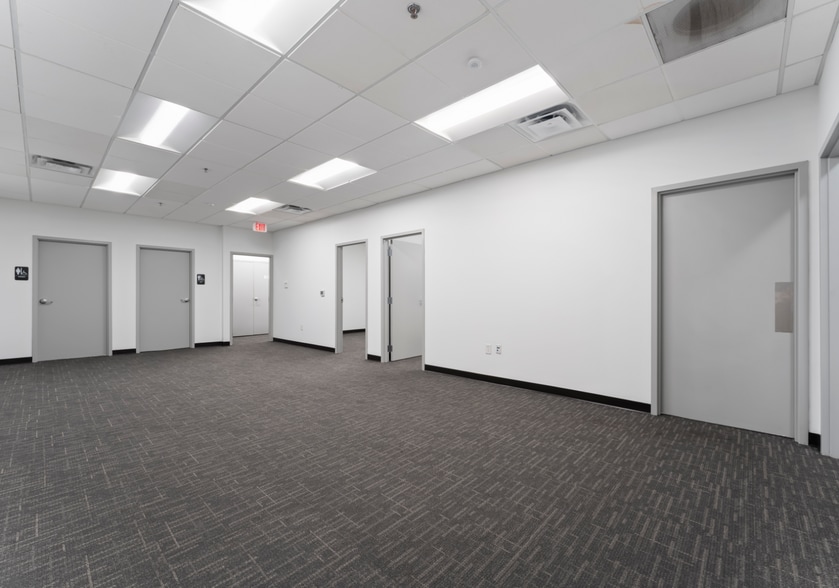 More Photos Of 1001 Bond St, Charlotte Warehouse For Lease