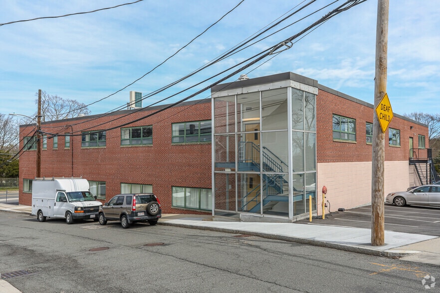 More Photos Of 149 Grove St, Watertown Office For Lease