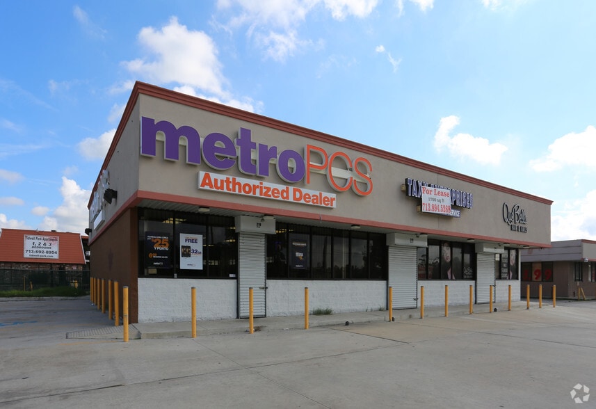 More Photos Of 319 Tidwell Rd, Houston Freestanding For Sale