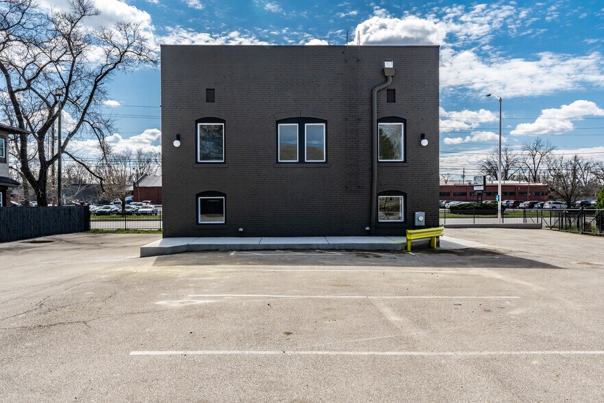 More Photos Of 2506 E Washington St, Indianapolis General Retail For Sale