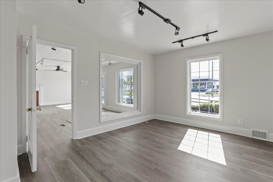 More Photos Of 2109 Valley Ave, Winchester Medical For Sale