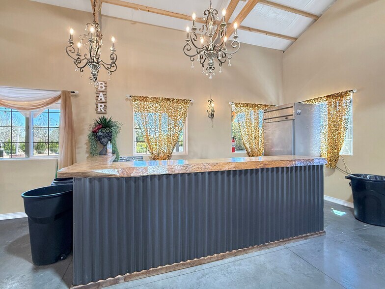 More Photos Of 5955 Sawmill Mesa Rd, Delta Specialty For Sale