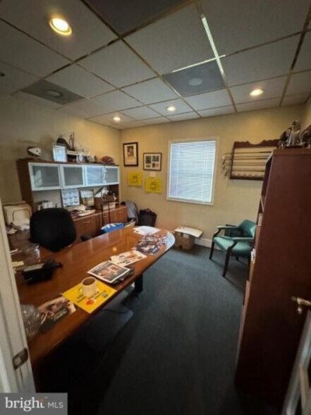 More Photos Of 7544 Holabird Ave, Dundalk Office For Sale