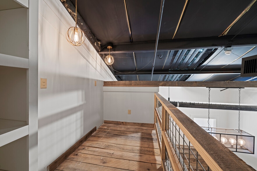 More Photos Of 226 W Washington St, Madison Freestanding For Sale