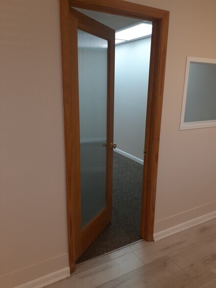More Photos Of 7120-7190 Seminole Blvd, Seminole Office For Lease