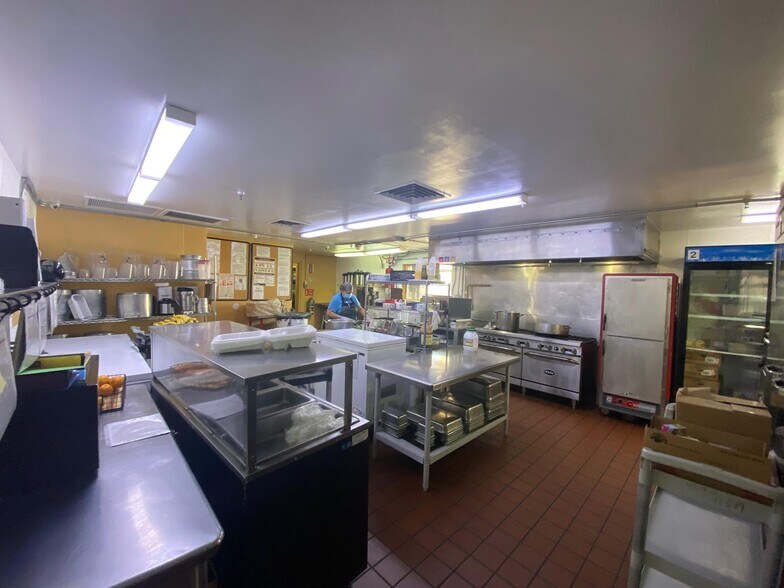 More Photos Of 2932 N 14th St, Phoenix Assisted Living For Sale