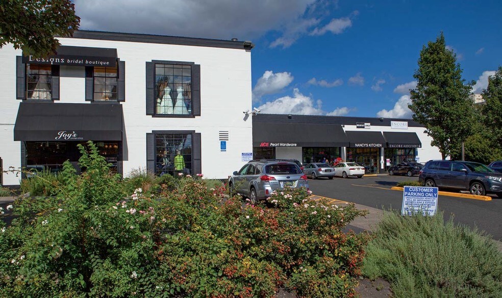 More Photos Of 512-535 NW 17th Ave, Portland Unknown For Lease