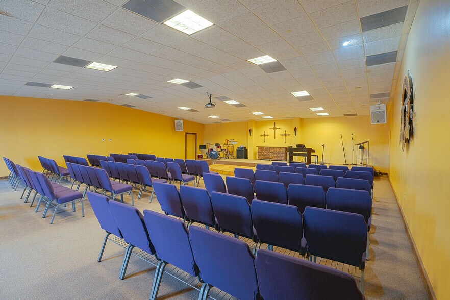 More Photos Of 1498 E. US-90, Marfa General Retail For Sale