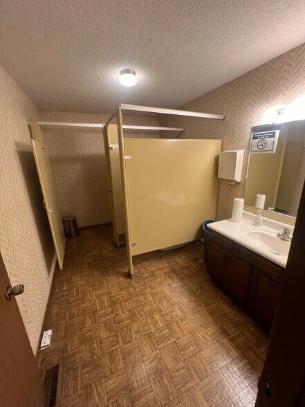 More Photos Of 300 Ohio St, Terre Haute Medical For Lease