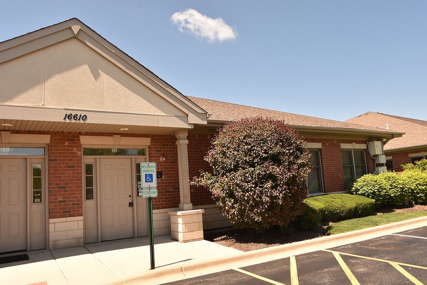 More Photos Of 16610 W 159th St, Lockport Office For Sale