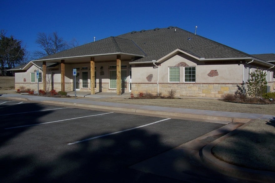 More Photos Of 941 NW 164th St, Edmond Unknown For Lease