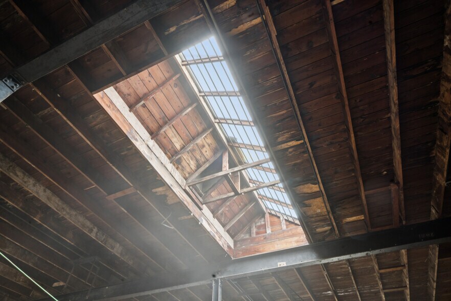 More Photos Of 10-28 N Guthrie Ave, Tulsa Manufacturing For Sale