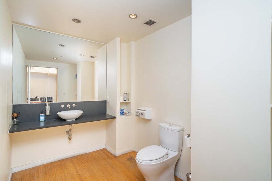 More Photos Of 100 Reade St, New York Multifamily For Sale