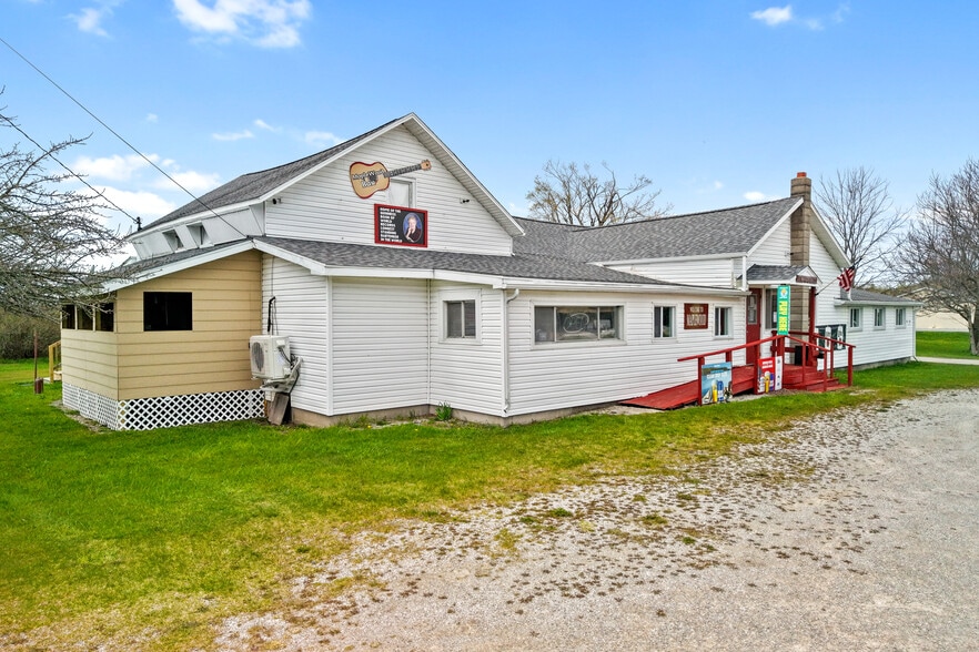 More Photos Of 7930 French Rd, Alpena General Retail For Sale