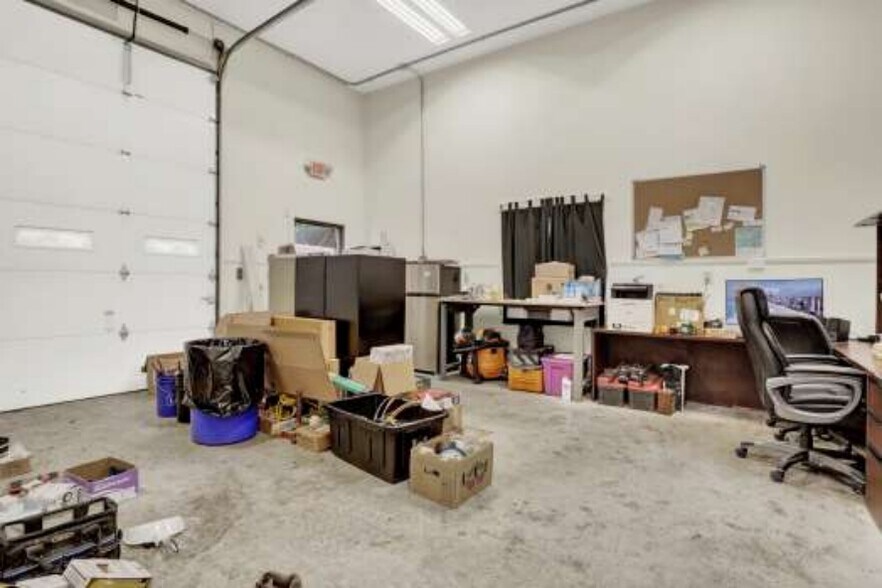 More Photos Of 1128-1130 Laurel Ave, Camp Hl, Camp Hill Light Manufacturing For Sale