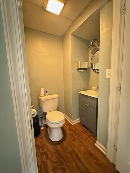 More Photos Of 1918 Carlisle Rd, York Office Residential For Sale