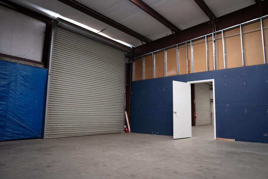 More Photos Of 1568 N Woodrow Ave, Fresno Warehouse For Lease