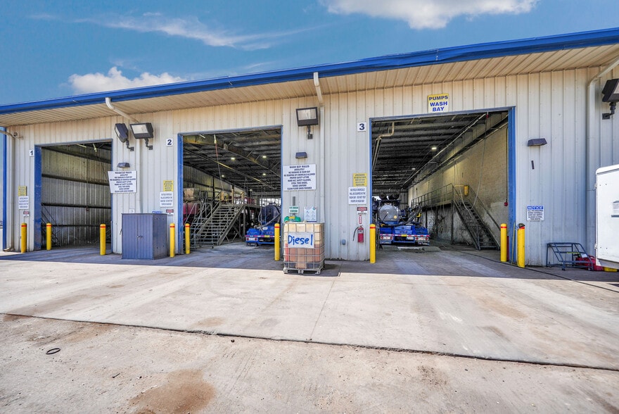 More Photos Of 7104 W County Road 116, Midland Warehouse For Lease