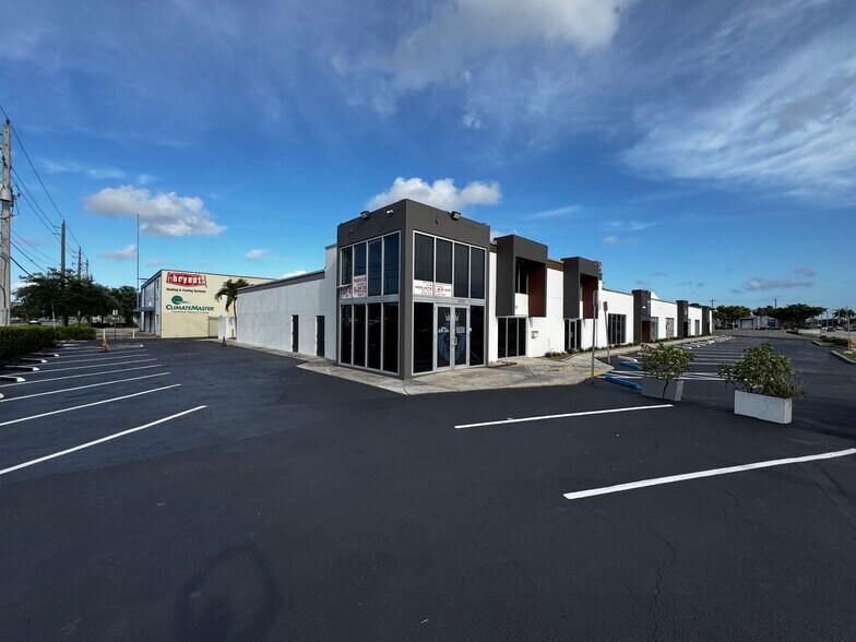 More Photos Of 5701-5731 NW 74th Ave, Miami Warehouse For Lease